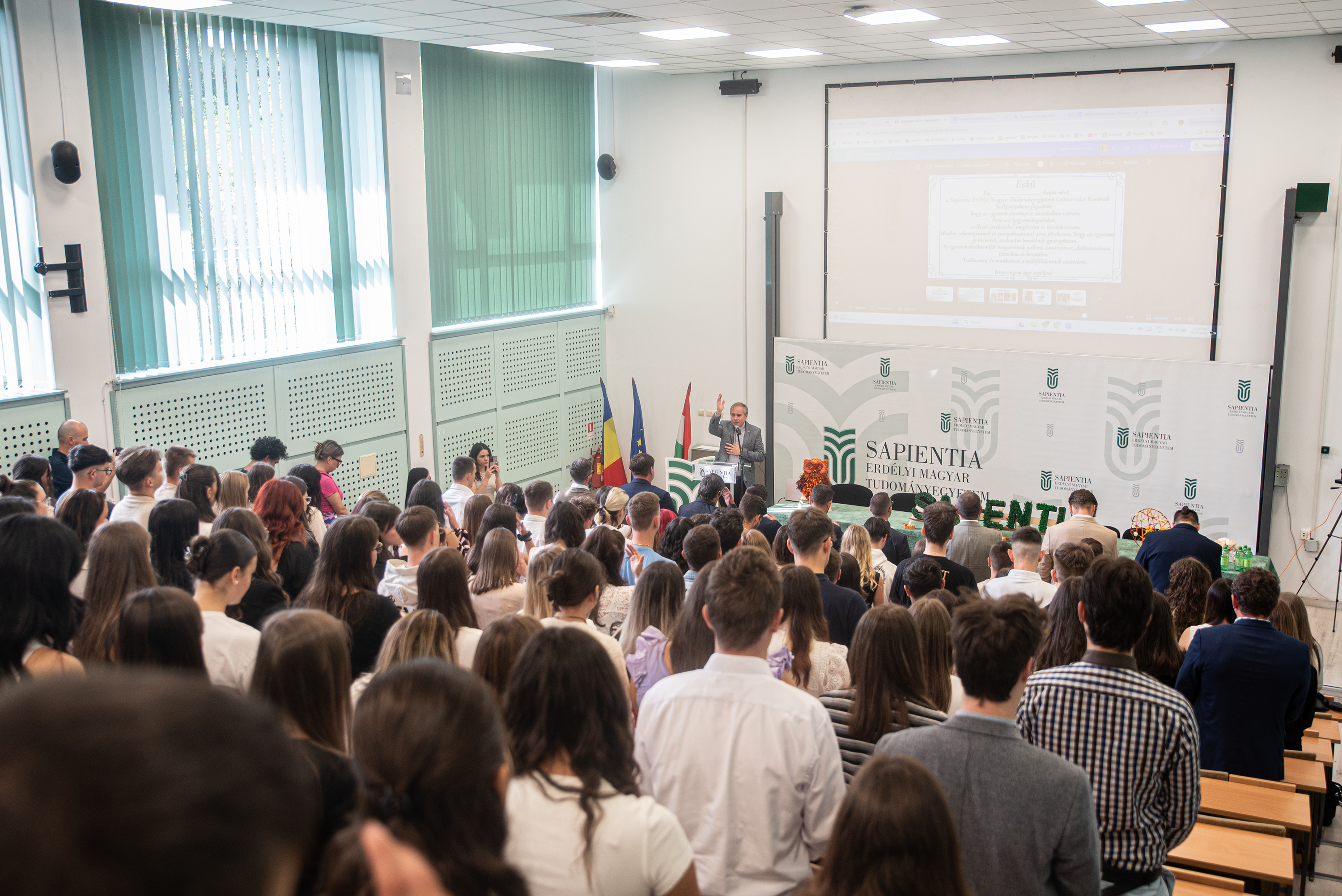 Küldetés: tudás, hit, közösség